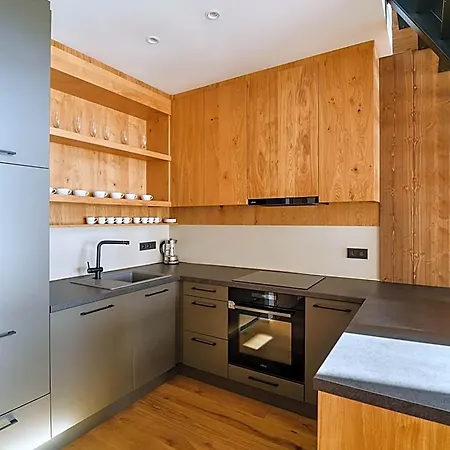 Aldrov Hotel 4*